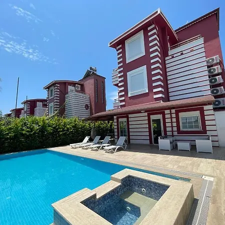 Kadriye Happyland Private Pool ベレキ